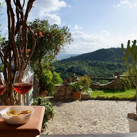 Con Splendido Giardino E Vista Mare A Osseddu - Olbia *