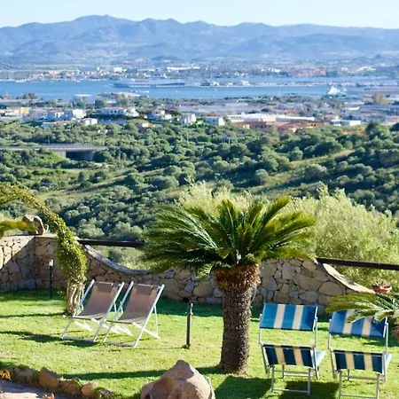 Con Splendido Giardino E Vista Mare A Osseddu - Olbia
